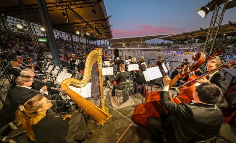 Eine Hommage ans Partnerland und den ewigen Sommer