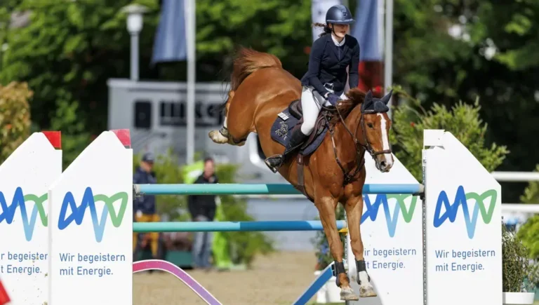 Elena-Malin Reitzner gewinnt U25 Springpokal