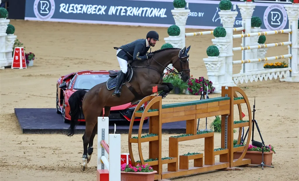 Saisonstart der Global Champions League mit Sieg der Cannes Stars