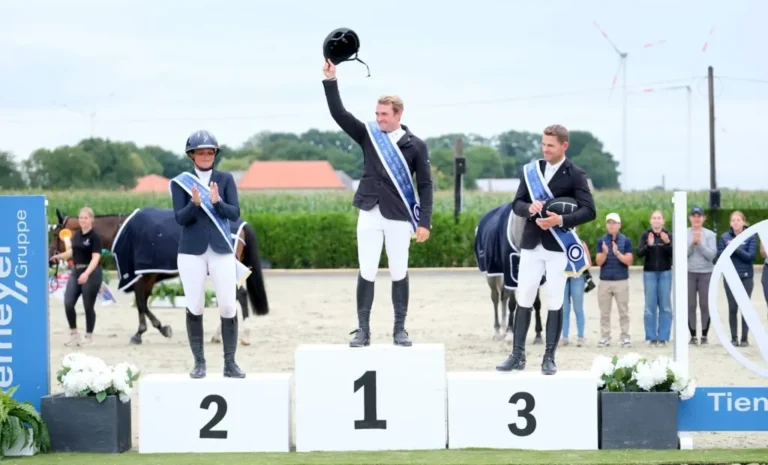 “Pferdeversteher” – Josch Löhden gewinnt mit Cornets Lady das Tiemeyer x Hetzel Young Horse Masters