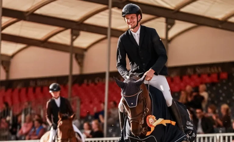Christopher Baartz gewinnt das Finale im Al Shira’aa Amateur Sieger Preis