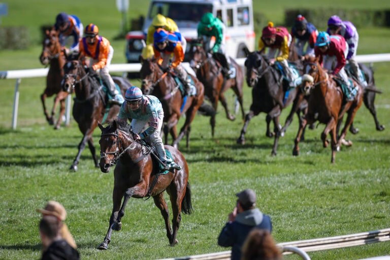 Frühlingserwachen im deutschen Galopprennsport