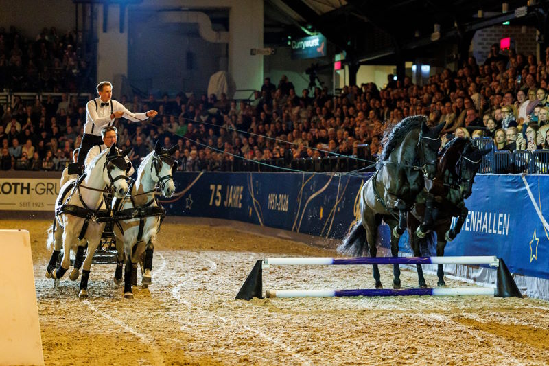 75 Jahre VR CLASSICS: Jubiläumsshow setzt emotionalen Auftakt